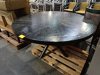 Houten tafel - afbeelding 1 van  3