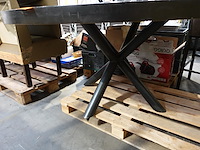 Houten tafel - afbeelding 2 van  3