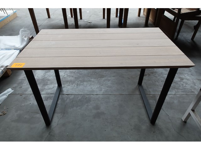 Houten tafel - afbeelding 1 van  3