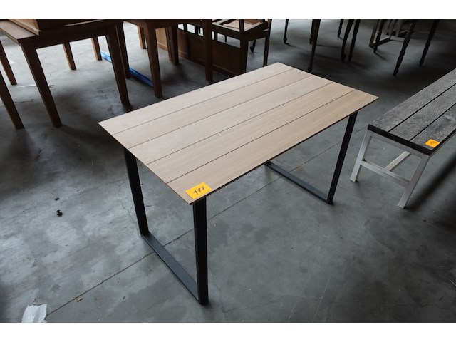 Houten tafel - afbeelding 3 van  3