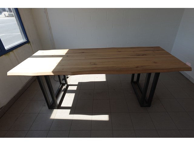Houten tafel - afbeelding 1 van  3