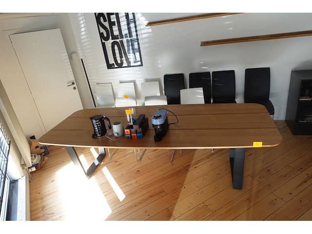 Houten tafel - afbeelding 2 van  5