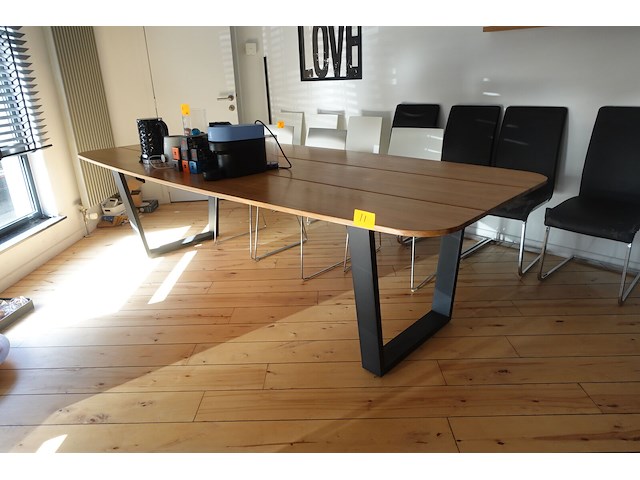 Houten tafel - afbeelding 3 van  5