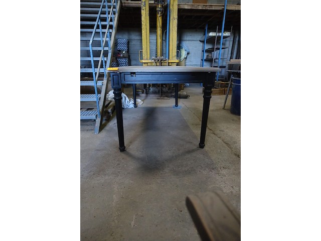 Houten tafel - afbeelding 2 van  4