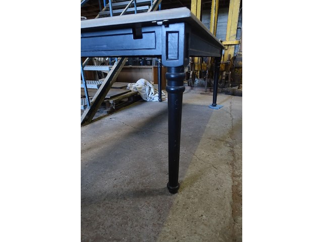 Houten tafel - afbeelding 3 van  4