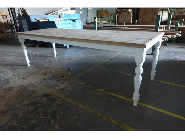 Houten tafel - afbeelding 1 van  6