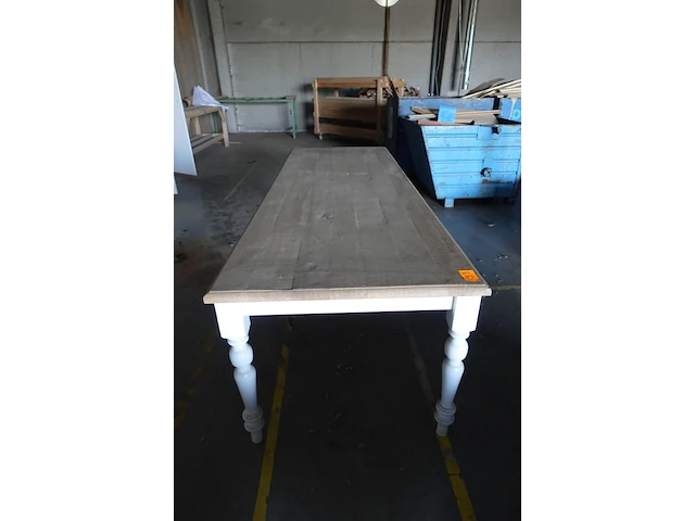 Houten tafel - afbeelding 3 van  6