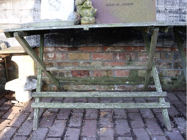 Houten tafel - afbeelding 2 van  3