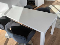 Houten tafel - afbeelding 1 van  4