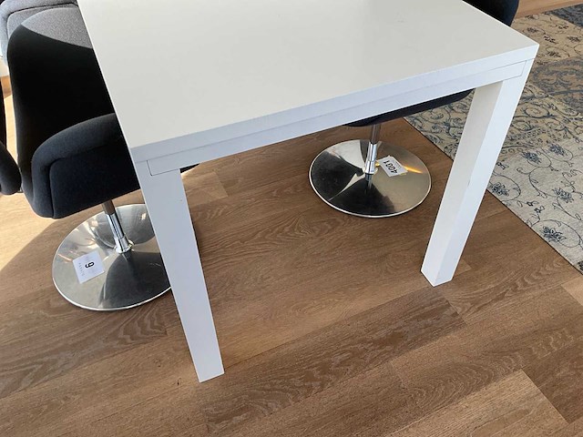 Houten tafel - afbeelding 2 van  4