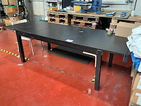 Houten tafel - afbeelding 1 van  1