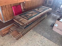 Houten tafels en banken - afbeelding 4 van  4