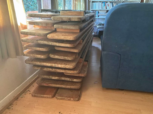 Houten tafels en banken - afbeelding 2 van  4