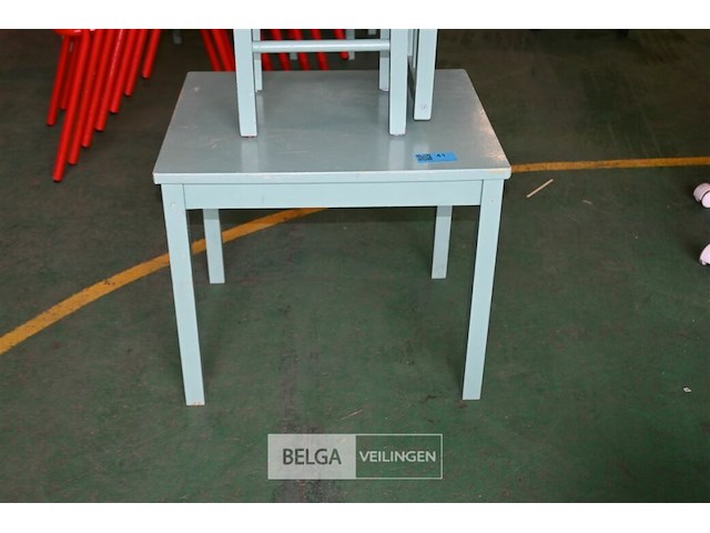 Houten tafeltje + 2 houten kinderstoelen - afbeelding 2 van  4
