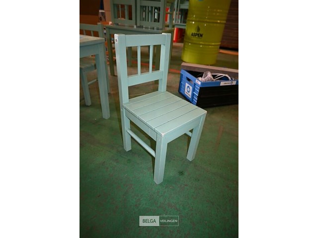 Houten tafeltje + 4 houten kinderstoelen - afbeelding 4 van  6