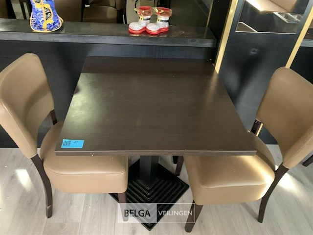 Houten tafeltje met 2 stoelen - afbeelding 1 van  3