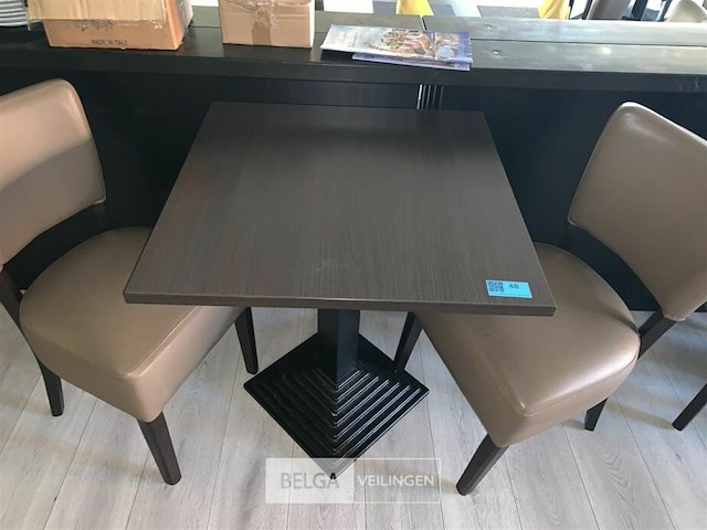 Houten tafeltje met 2 stoelen - afbeelding 1 van  1