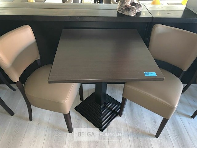 Houten tafeltje met 2 stoelen - afbeelding 1 van  1