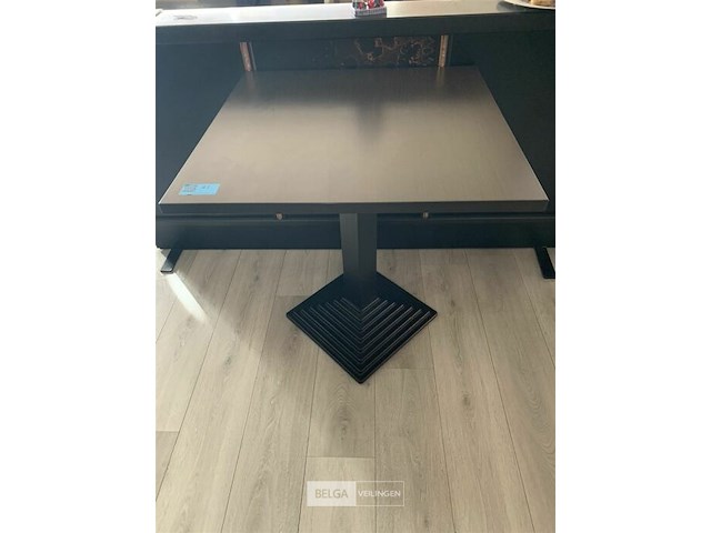 Houten tafeltje - afbeelding 1 van  2