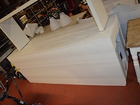 Houten toog wit afm. 237x69x87, wandtafel wit afm. 192x36x73 - afbeelding 2 van  9