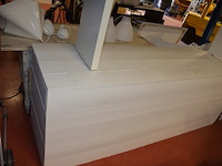 Houten toog wit afm. 237x69x87, wandtafel wit afm. 192x36x73 - afbeelding 5 van  9