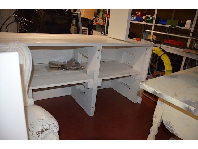 Houten toog wit afm. 237x69x87, wandtafel wit afm. 192x36x73 - afbeelding 8 van  9