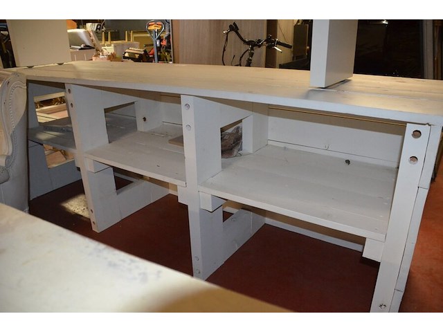 Houten toog wit afm. 237x69x87, wandtafel wit afm. 192x36x73 - afbeelding 7 van  9