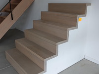 Houten toonzaal trap - afbeelding 2 van  3