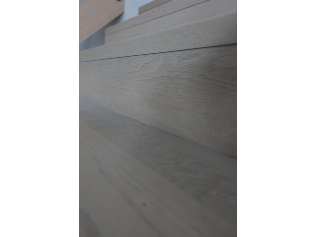 Houten toonzaal trap - afbeelding 3 van  3