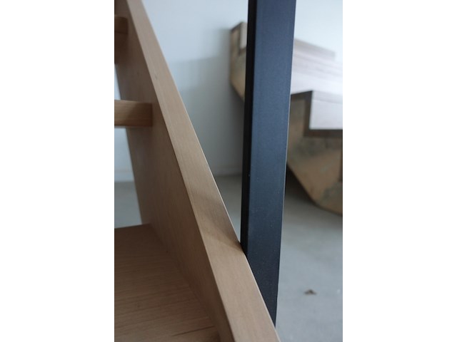 Houten toonzaal trap - afbeelding 3 van  3