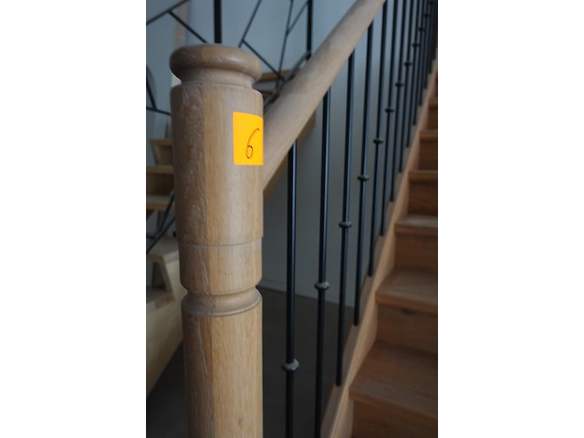 Houten toonzaal trap - afbeelding 3 van  4