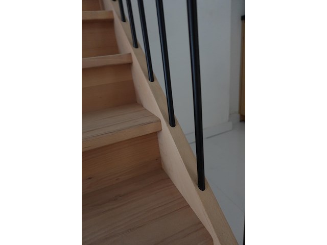 Houten toonzaal trap - afbeelding 3 van  3
