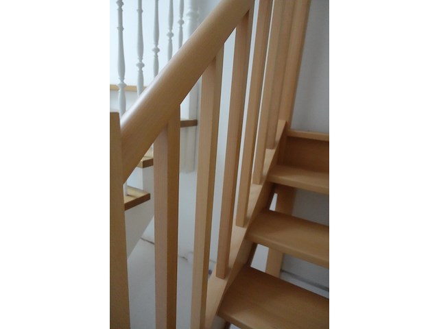 Houten toonzaal trap - afbeelding 3 van  4