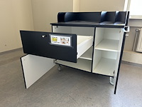 Houten transportkar met lades en kasten - afbeelding 2 van  3