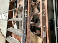 Houten trap (2x) - afbeelding 4 van  5