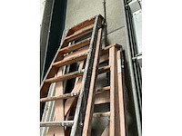 Houten trap (2x) - afbeelding 5 van  5