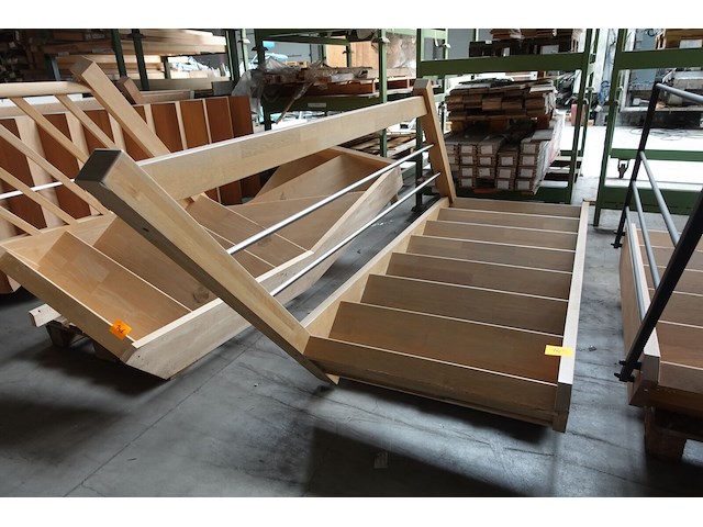 Houten trap + leuning - afbeelding 2 van  3