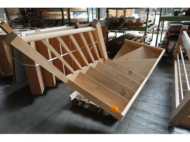 Houten trap + leuning - afbeelding 3 van  3