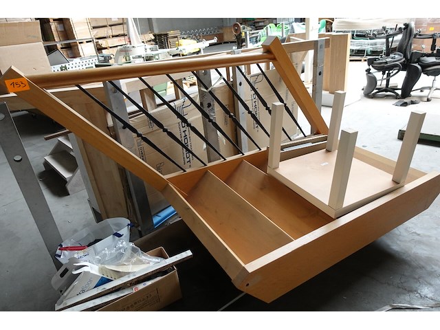 Houten trap + leuning - afbeelding 1 van  2