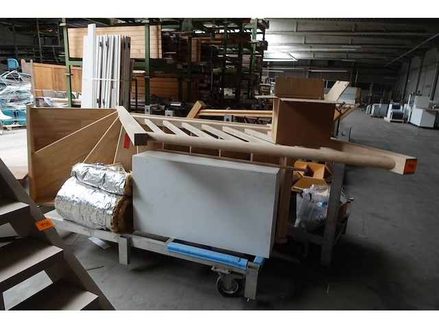 Houten trap + leuning - afbeelding 1 van  3
