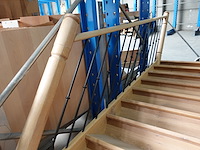 Houten trap met leuning - afbeelding 3 van  3