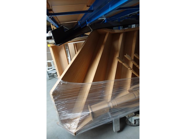 Houten trap + metalen traponderdelen - afbeelding 2 van  4