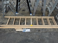 Houten trap - afbeelding 1 van  3