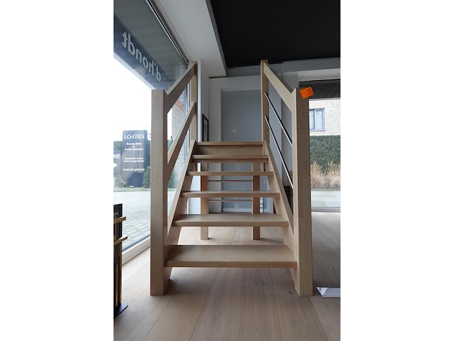 Houten trap - afbeelding 1 van  3