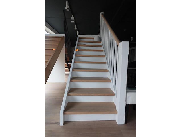 Houten trap - afbeelding 1 van  2