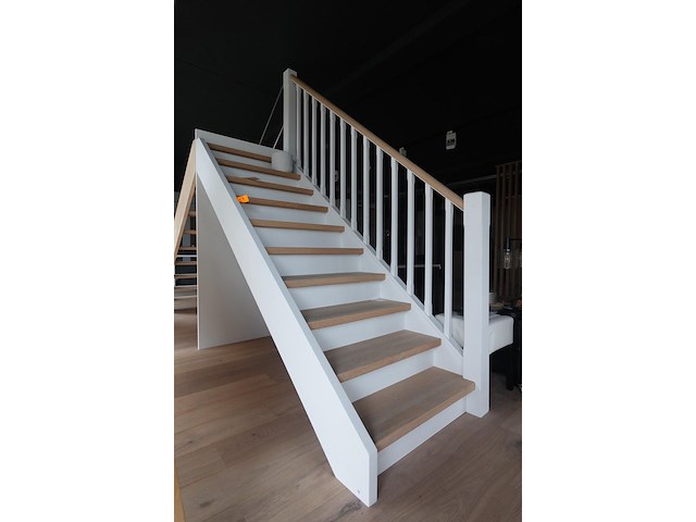 Houten trap - afbeelding 2 van  2