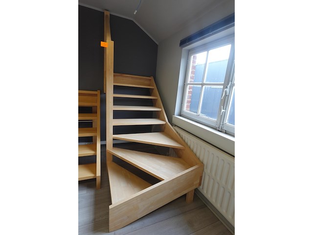 Houten trap - afbeelding 1 van  1
