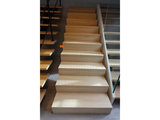 Houten trap - afbeelding 1 van  1