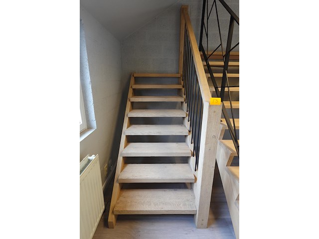 Houten trap - afbeelding 1 van  1