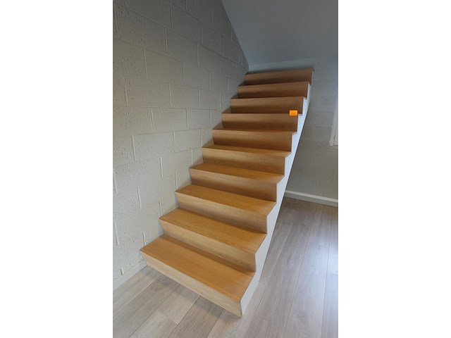 Houten trap - afbeelding 2 van  2